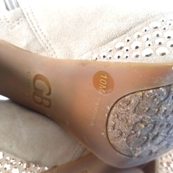 Gianni Bini Tan Suede Embellished Chunk Heels Size 10.  S638 - Picture 7 of 9